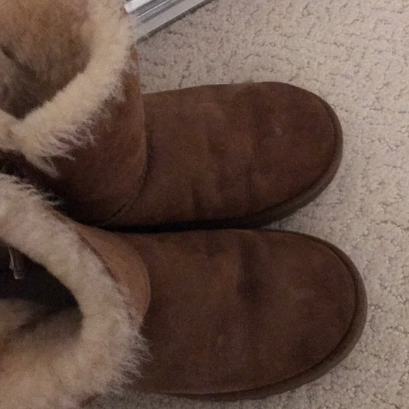 UGG Bailey Button Chestnut Boots - Picture 4 of 4